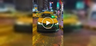 Хаос в центре Бангкока: женщина с ножом напала на прохожих