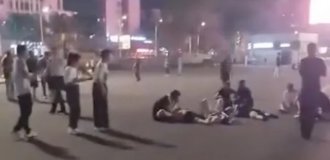 In China, a man deliberately drove an SUV into a crowd (3 photos + 1 video)