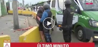 Во время задержания женщина отобрала оружие у охранника и открыла огонь