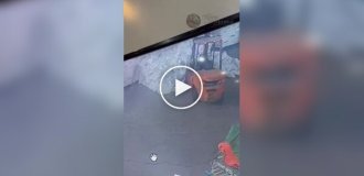 На робітника впали мішки з піском