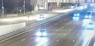 Deadly number - reversing on the Moscow Ring Road (3 photos + 1 video)