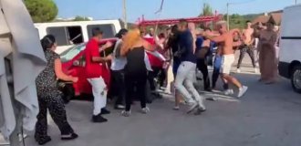 Циганські розбирання в Іспанії (2 фото + 3 відео)