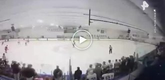Неизвестный открыл стрельбу на хоккейном матче в США