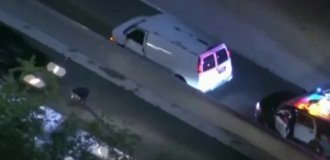 Угонщик попал под машину в прямом эфире (3 фото + 1 видео)