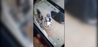 Парень сам задержал воришку и отомстил за украденный телефон