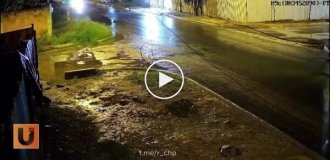 Невдалий замах на чоловіка в Еквадорі потрапив на відео