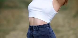 Annamalia - Girl of the Day