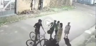 Women fought back against a robber