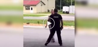 American police officers have a short conversation