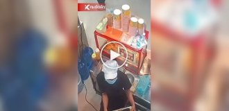 В Таиланде девушка облила коллегу горячим маслом