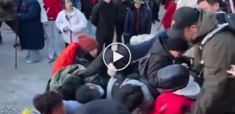 Туристи побилися через найкращі місця для спостереження за сходом сонця