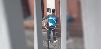 A courier left more than just a package