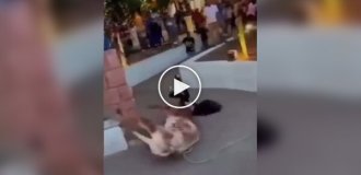 У Мексиці бик накинувся на дівчину під час кориди