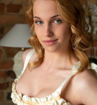 Lana Blue - Girl of the Day