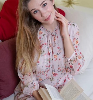 Marianna в домашней обстановке