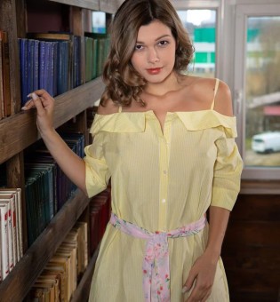 Stefania - Girl of the Day