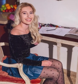 Lilly Bella - Дівчина Дня