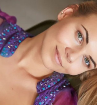 Katy Jones - девушка дня