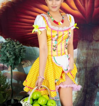 Beauty Valerie with apples