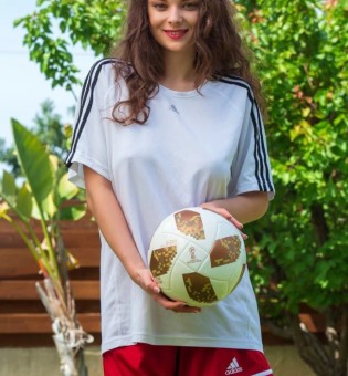 Football fan Veronica