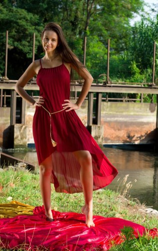 Алиса Аморе - Девушка Дня