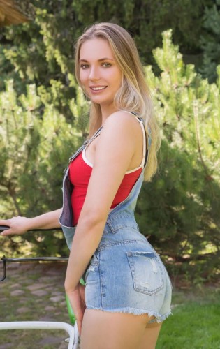 Нежная красавица Ева