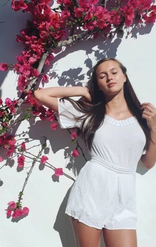 Стейси Круз - Девушка Дня