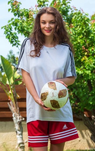 Футбольная фанатка Вероника