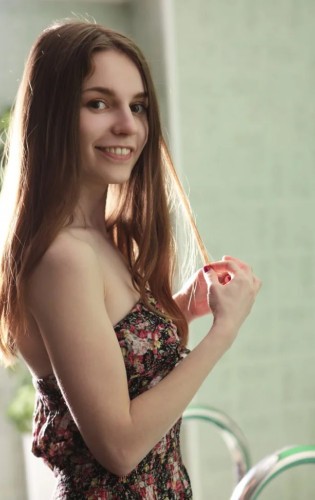 Изящная худышка Софи