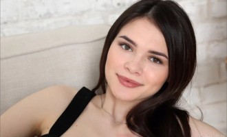 Kinsley - Girl of the Day