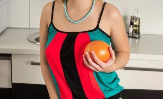 Ruth with grapefruit