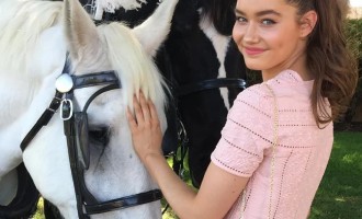 Karis Tiivel - Girl of the Day