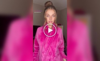 В красном халате