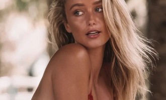 Kelly Brooklyn - Girl of the Day