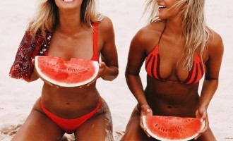 Gorgeous beach photo shoot of beautiful girls from Bonnie Cee