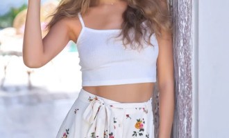 Katya Clover на літньому відпочинку