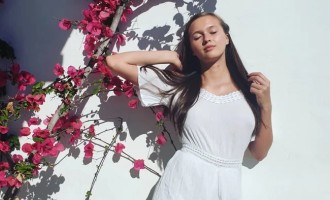 Стейсі Круз - Дівчина Дня