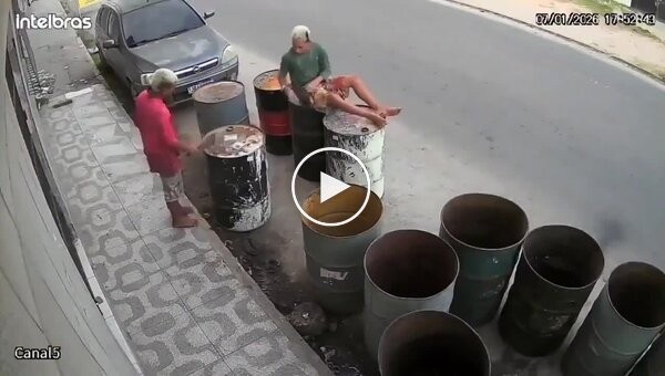 «Просто посмотрим, что внутри»: парни прокололи бочку и устроили взрыв