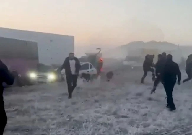 Collision of more than 30 cars in Turkey (5 photos + 2 videos)