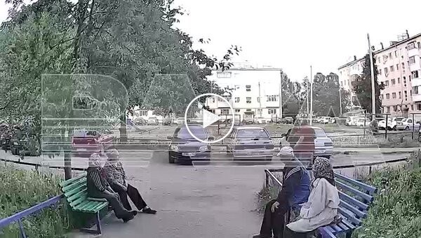 In Russia, a drunken brawler beat up a pensioner on a bench near the entrance