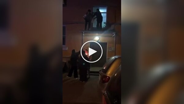 Подростки едва не сожгли друга во время поздравления