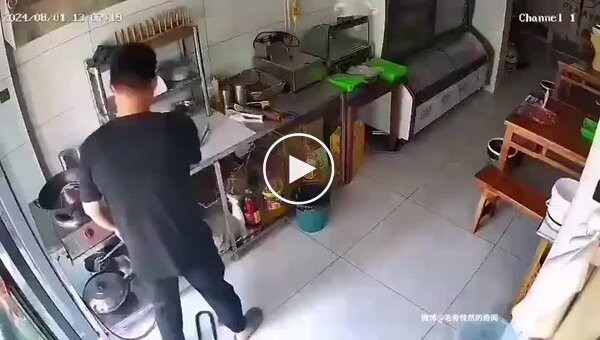 A Chinese man almost turned into at lunchtime, thanks to a gas stove