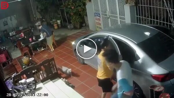 A family didn't make it to the maternity hospital in time—the baby was born right next to the car.