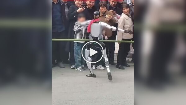 Robot hit a boy during a dance show