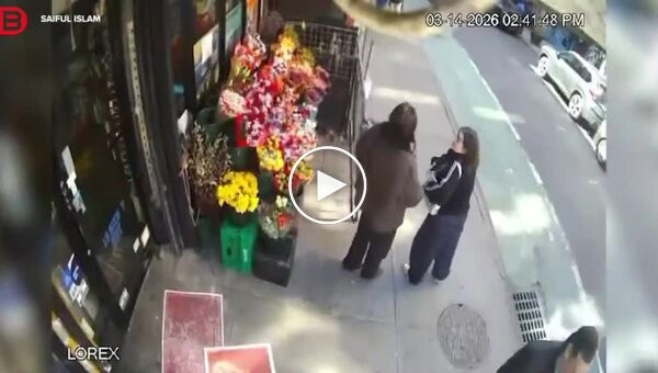 Таксі вилетіло на тротуар у Нью-Йорку і збило двох жінок у магазину