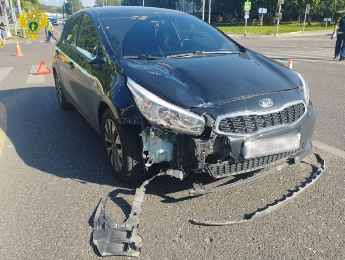 Very hard collision between a car and an electric scooter (2 photos + 1 video)