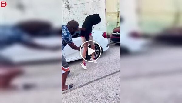 An attempted robbery with a machete ended in gunfire