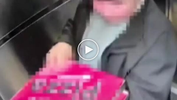Курьер съел часть пиццы клиента