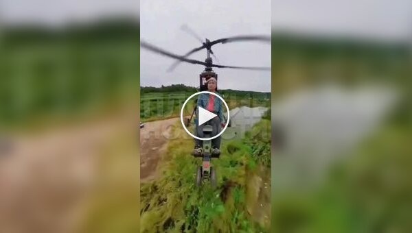 В Китае во время стрима разбился мужчина на самодельном винтовом аэроплане