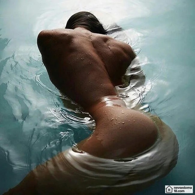 Соблазнительным красоткам жарко